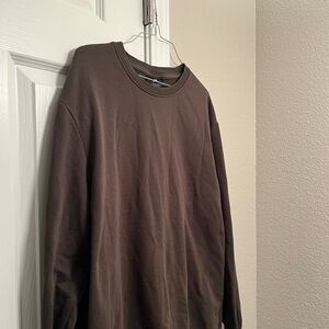 h&m brown crewneck